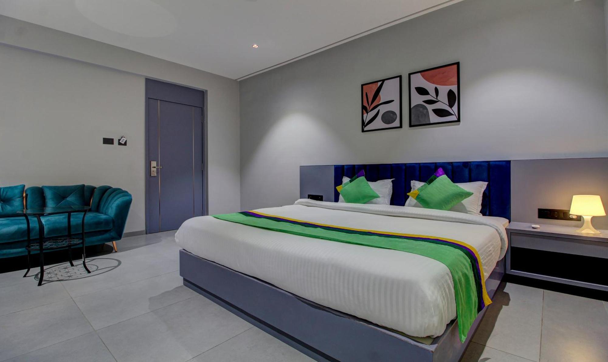 Comfort Inn Baner- Indian Nationals Only Pune Bagian luar foto