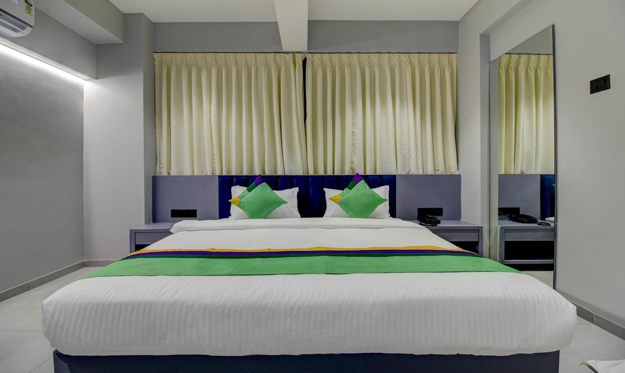 Comfort Inn Baner- Indian Nationals Only Pune Bagian luar foto