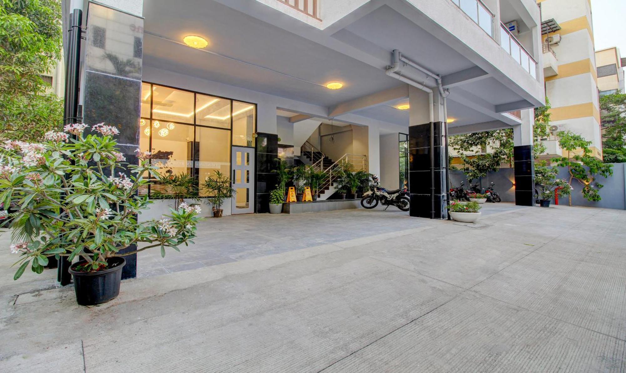 Comfort Inn Baner- Indian Nationals Only Pune Bagian luar foto